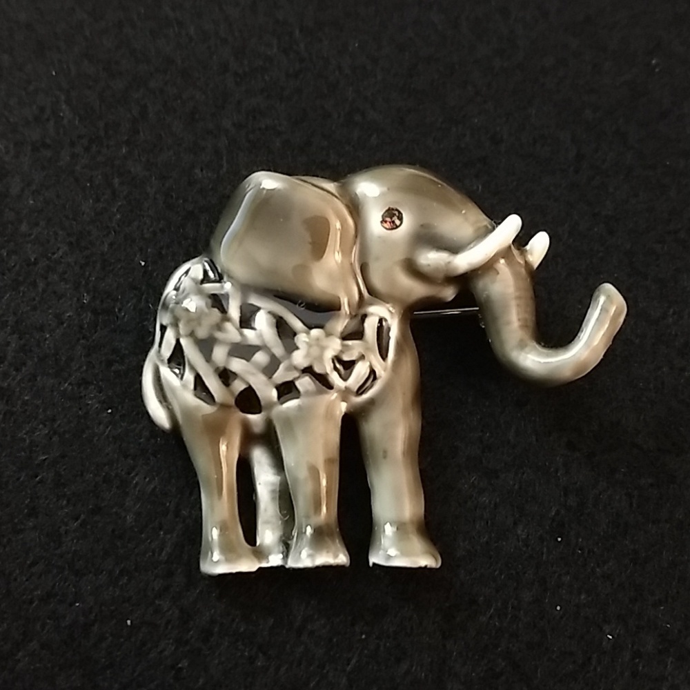 Enameled elephant pin